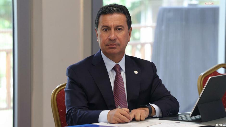 Muğla Büyükşehir Belediye Başkanı Ahmet Aras CHP'den istifa etti