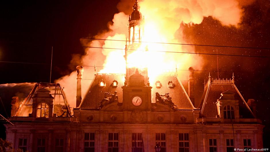 Frankreich: 1800 Festnahmen bei Protesten