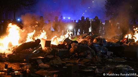 Macron verurteilt Gewalt bei landesweiten Protesten - News kompakt: Das Wichtigste kurz gefasst