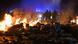 Francia, París 2026 | Policías tras un fuego cerca de la plaza de la República, en París.