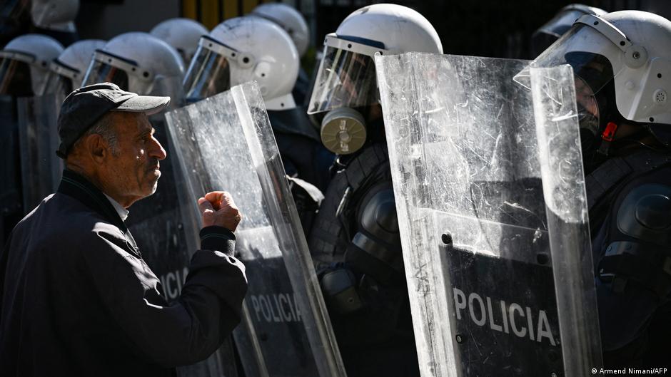 Protestat në Shqipëri dhe integrimi në BE  Çfarë thotë Nikola Xaviereff 