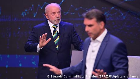 Brasilien-Wahl: Lula da Silva und Flávio Bolsonaro Kopf-an-Kopf