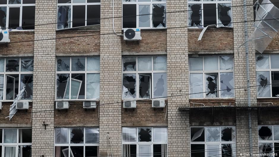 Росія вдарила по Інституту кардіології та енергооб'єкту в Києві: є постраждалі, частина міста без світла