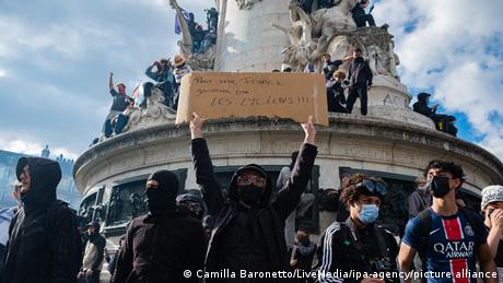 Proteste, Gewalt, Chaos, Ausgangssperren: Warum sich Europas Schüler und Studenten im Aufruhr befinden