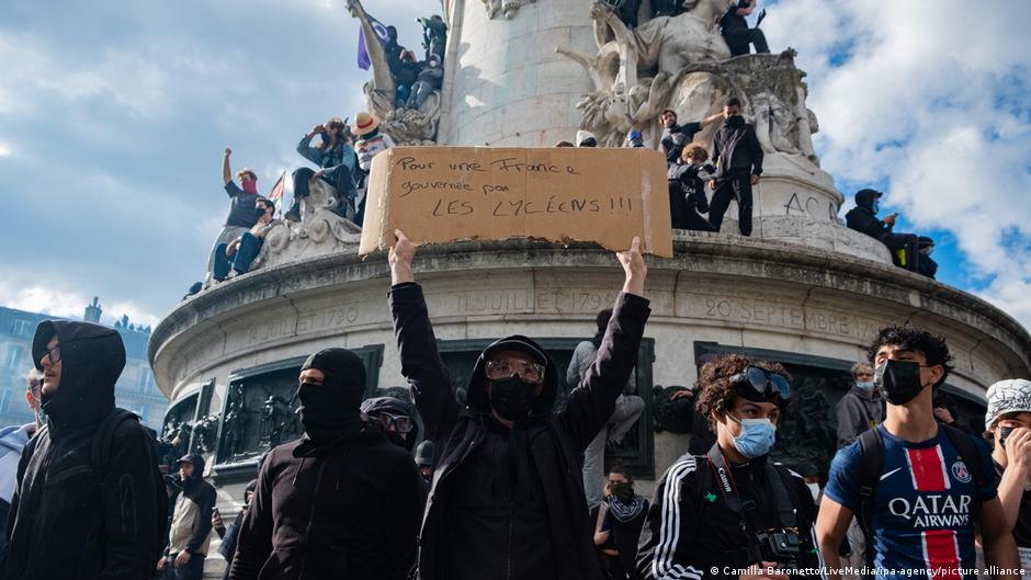 Protesta  dhunë  shtetrrethime  Pse po rebelohet rinia e Evropës