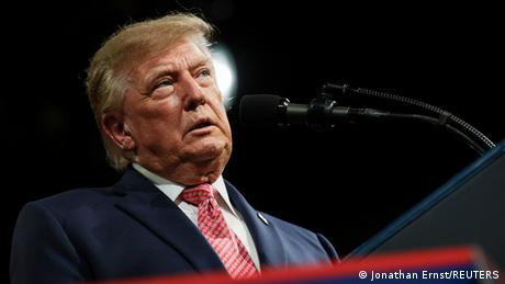 US-Präsident Donald Trump und der ukrainische Präsident Wolodymyr Selenskyj machen sich gegenseitig Vorwürfe.
