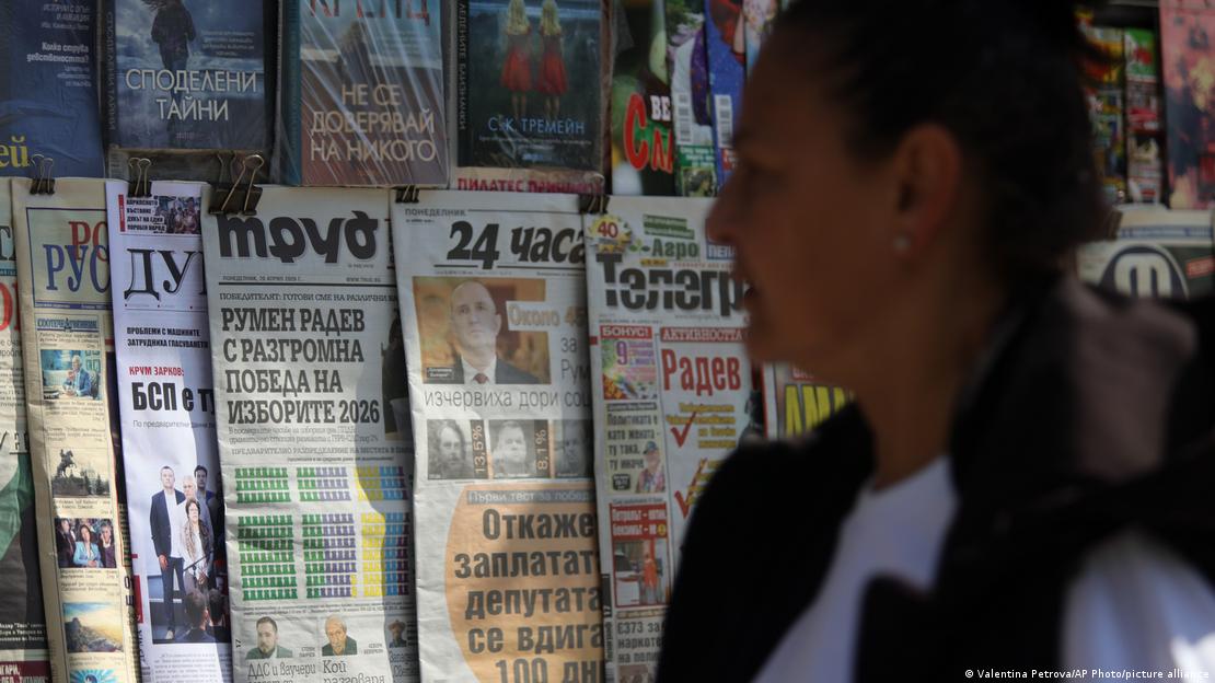 Εξώφυλλα εφημερίδων στη Σόφια Εξώφυλλα εφημερίδων στη Σόφια