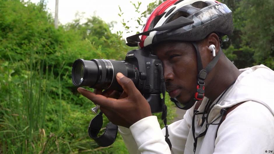 The photographer inspiring Bamako to face its waste crisis