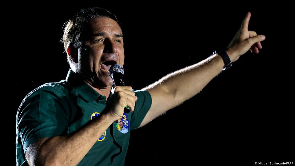 Faktencheck: Wie Flávio Bolsonaro Zweifel an Brasiliens Demokratie sät