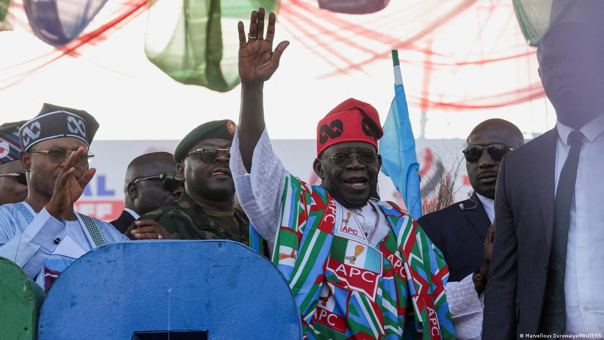 Tinubu bildirib ki, onun administrasiyası Nigeriyanın iqtisadi böhranı ilə mübarizə aparır Şəkil: Marvellous Durowaiye/REUTERS