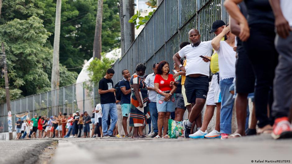 Brazil Votes in Tight Presidential Runoff