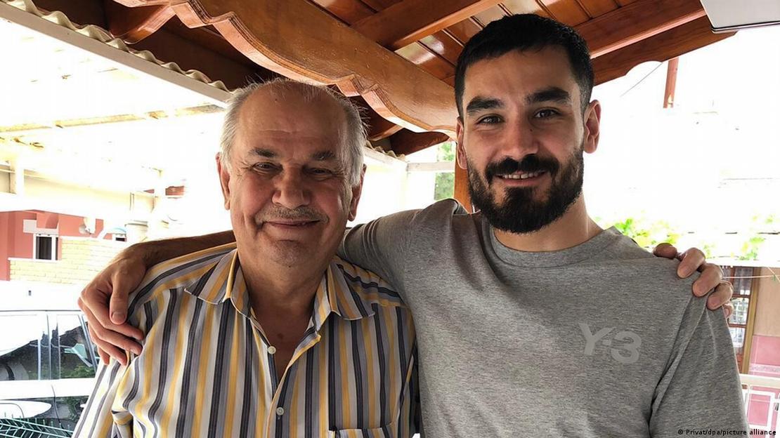 İlkay Gündoğan ve dedesi İsmail Gündoğan İlkay Gündoğan ve dedesi İsmail Gündoğan