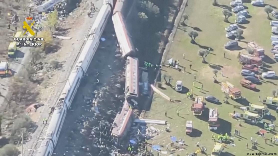 España, Urda | Vista aérea del lugar del siniestro tras la colisión de dos trenes de alta velocidad. España, Urda | Vista aérea del lugar del siniestro tras la colisión de dos trenes de alta velocidad.