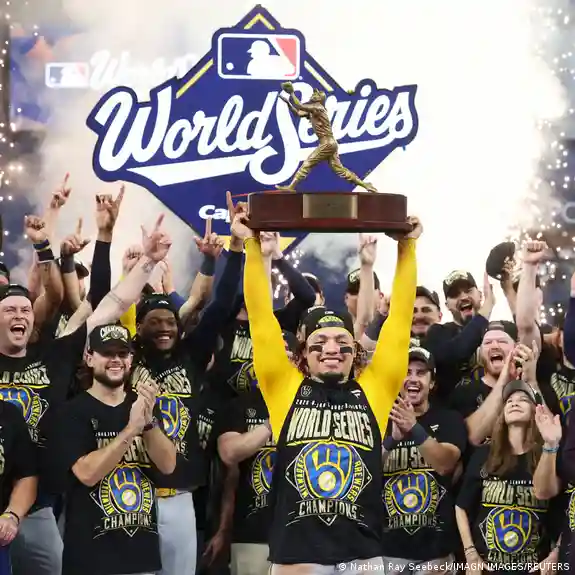 Cerveceros de Milwaukee conquistan su primera Serie Mundial tras vencer a Tampa Bay